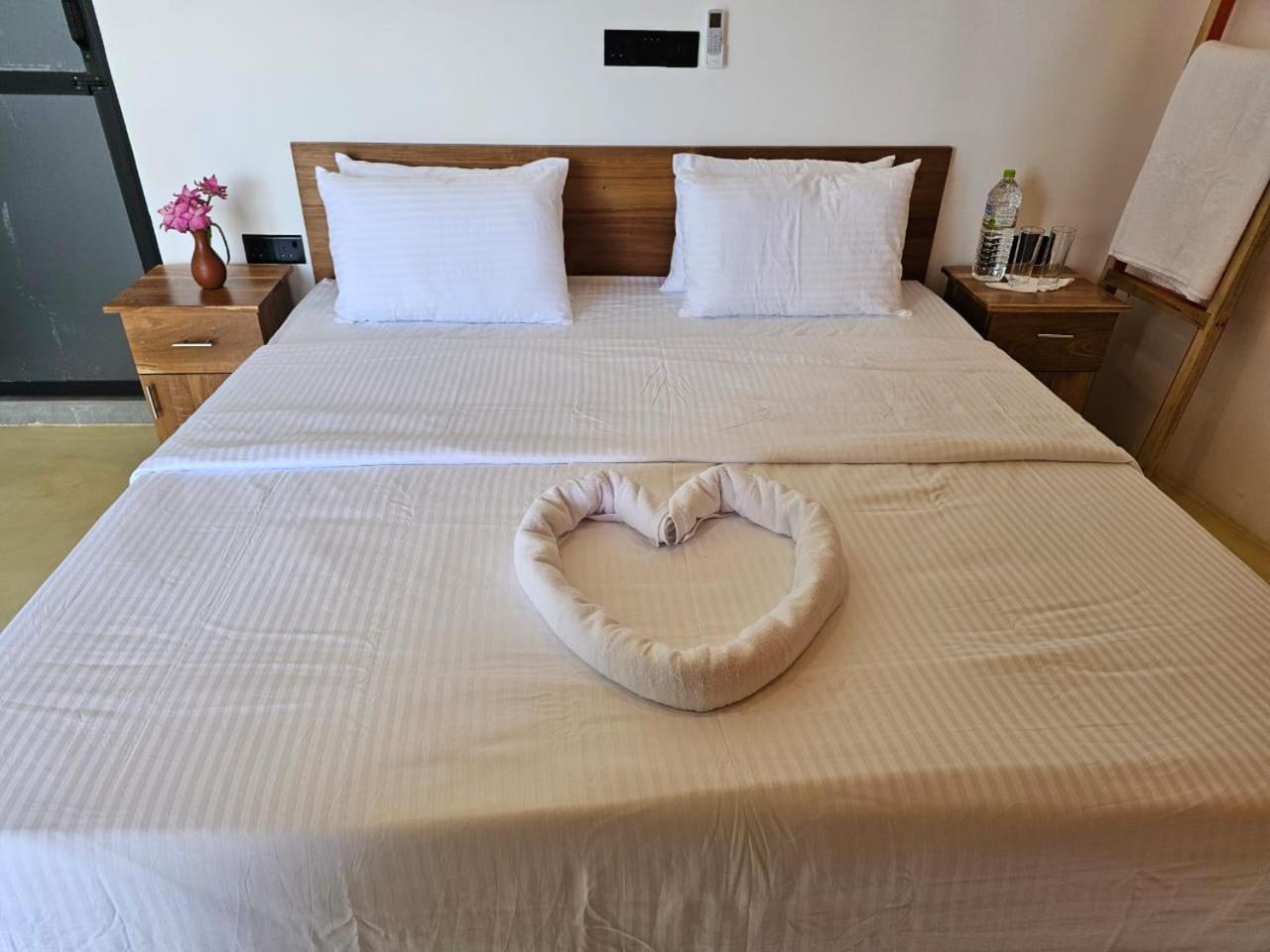 Muthu Sea View Hiriketiya Hotel Zuid-Dikwella Buitenkant foto
